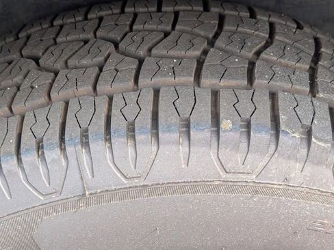 Used 2024 Ford Expedition Max XLT image 9