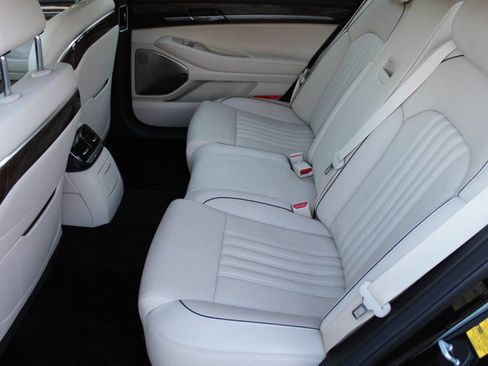 Used 2019 Genesis G90 3.3T Premium image 21