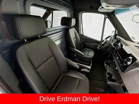 Used 2025 Mercedes-Benz Sprinter 2500 image 20