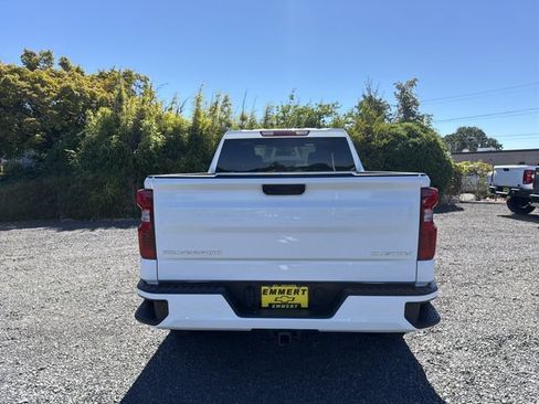 Used 2023 Chevrolet Silverado 1500 Custom AWD/4WD image 4