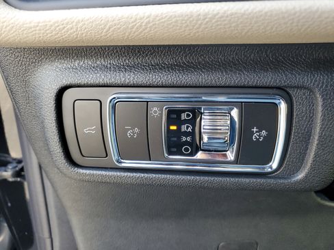 New 2026 Lincoln Corsair Premiere image 14