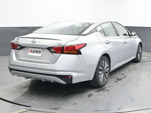 Used 2023 Nissan Altima 2.5 SV FWD image 10
