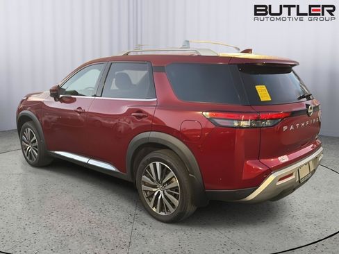 Used 2022 Nissan Pathfinder Platinum w/ Cargo Package FWD image 6