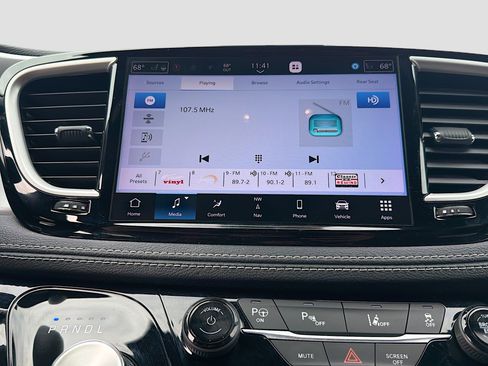 Used 2021 Chrysler Pacifica Touring-L w/ Uconnect Theater Family Group image 30