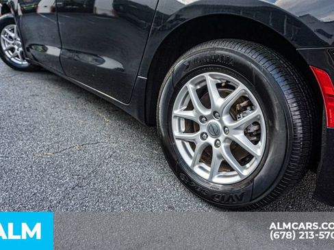 Used 2023 Chrysler Pacifica Touring-L FWD image 15