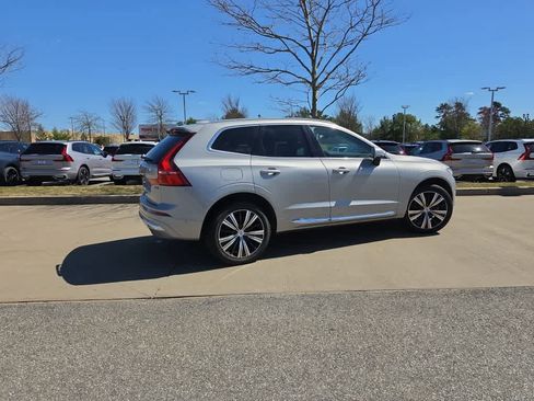 Used 2023 Volvo XC60 B5 Plus w/ Climate Package AWD/4WD image 4