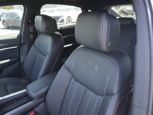 Certified 2023 Audi e-tron S Prestige image 10