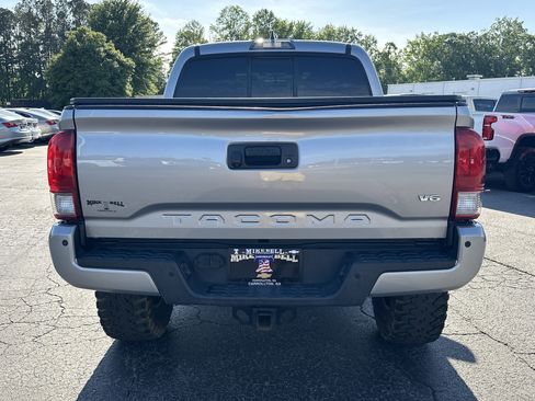 Used 2016 Toyota Tacoma TRD Off-Road w/ Premium & Technology Package AWD/4WD image 6
