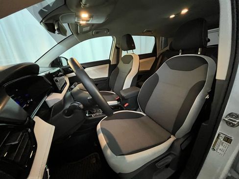 Certified 2025 Volkswagen Taos S AWD/4WD image 11