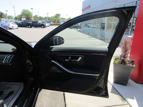 Used 2024 Mercedes-Benz S 580 4MATIC Sedan image 10
