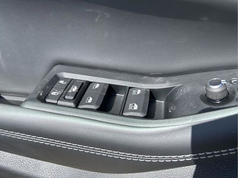 New 2026 Jeep Grand Cherokee Limited RWD image 12