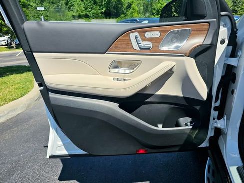 New 2026 Mercedes-Benz GLS 450 4MATIC image 21