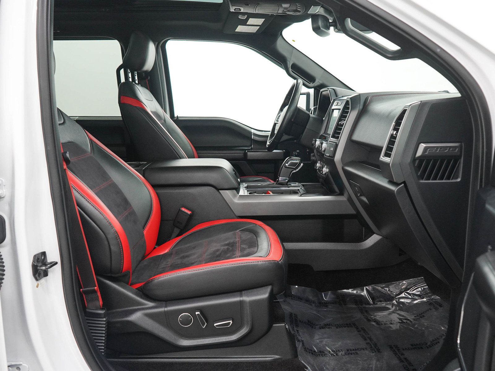 Used 2017 Ford F150 Lariat w/ Equipment Group 502A Luxury AWD/4WD image 11