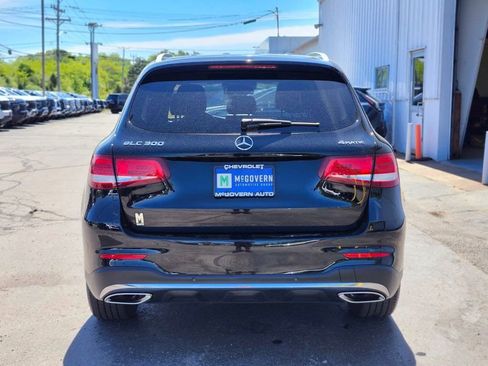 Used 2019 Mercedes-Benz GLC 300 4MATIC image 4