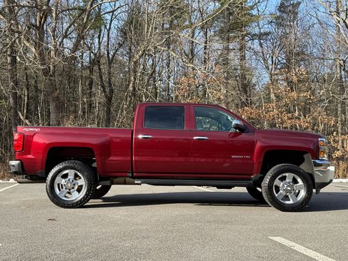 Used 2017 Chevrolet Silverado 2500 W/T w/ Snow Plow Prep Package image 5