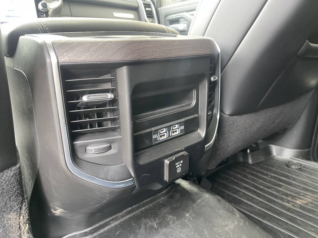 Used 2025 RAM 2500 Laramie w/ Night Edition AWD/4WD image 16