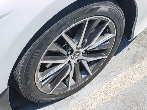 Used 2022 Toyota Camry XLE FWD image 18