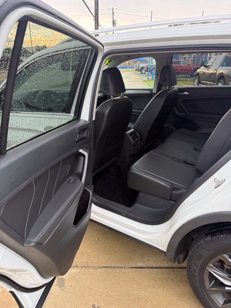 Used 2022 Volkswagen Tiguan SE FWD image 4