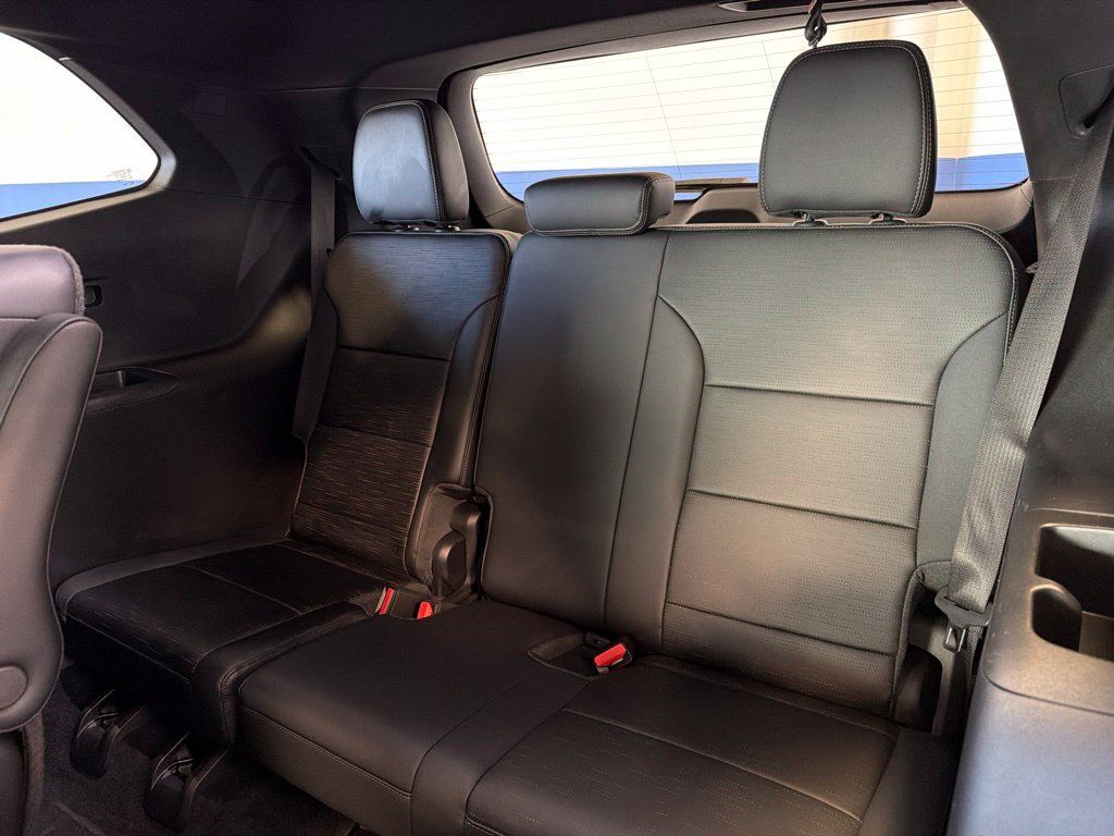 Used 2026 Buick Enclave Sport Touring AWD/4WD image 25