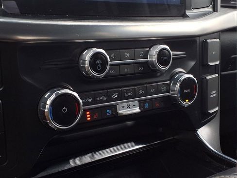 Used 2022 Ford F150 Lariat image 10