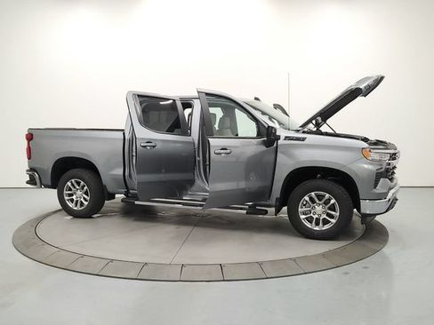 New 2026 Chevrolet Silverado 1500 LT w/ Z71 Off-Road Package AWD/4WD image 16