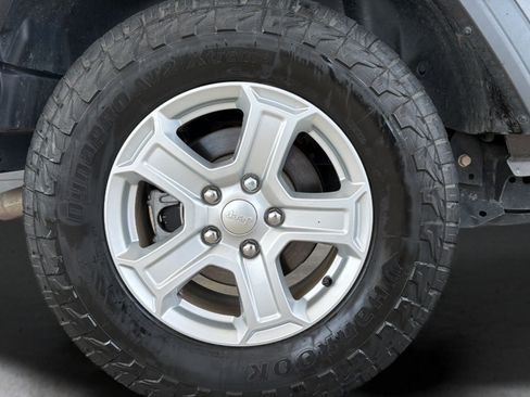 Used 2020 Jeep Wrangler Sport AWD/4WD image 22