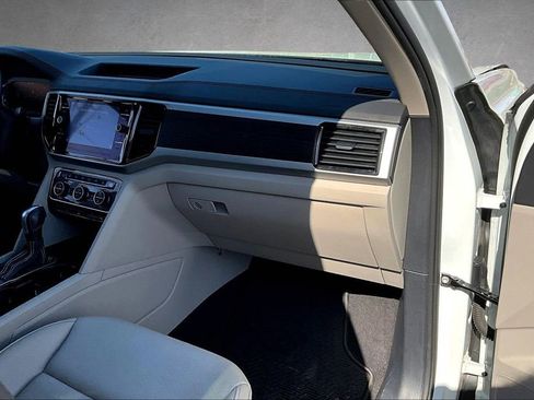 Used 2022 Volkswagen Atlas SE image 28