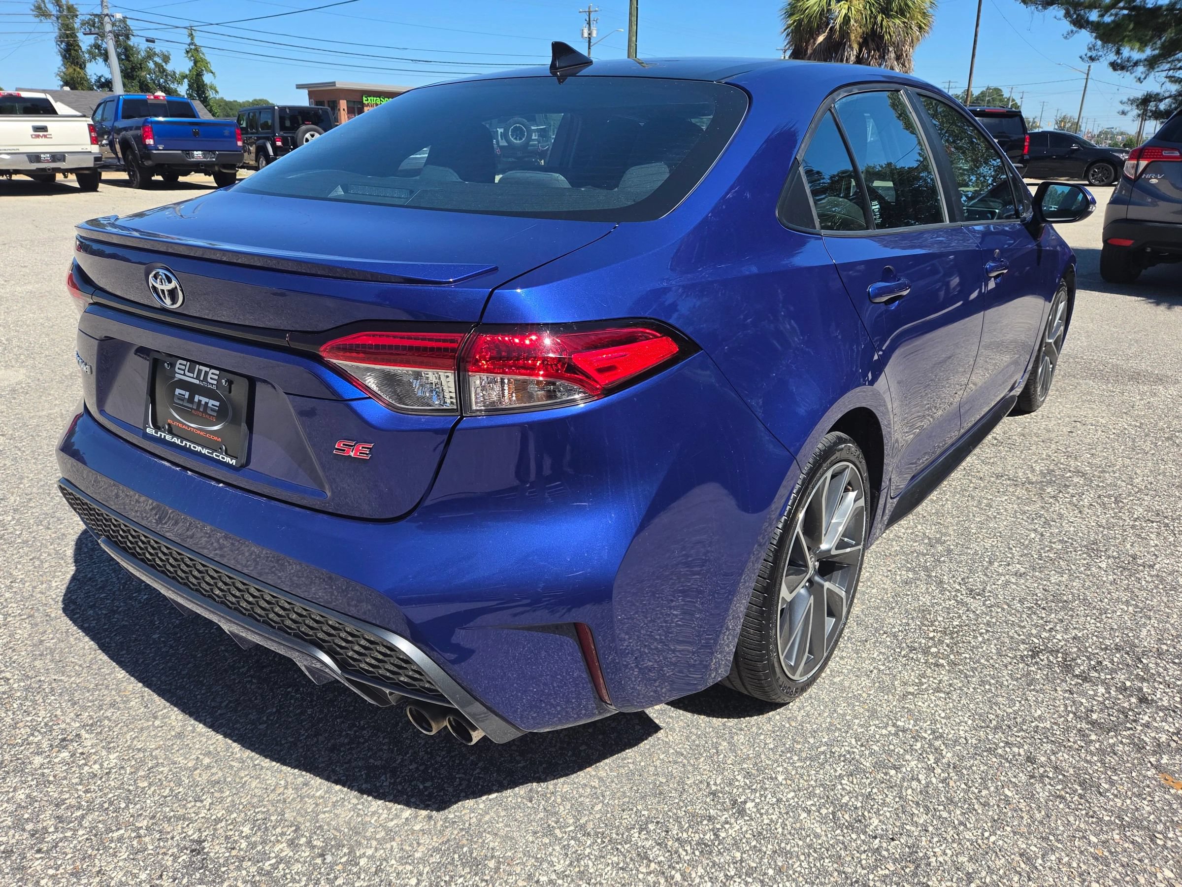 Used 2021 Toyota Corolla SE w/ SE Premium Package FWD image 7