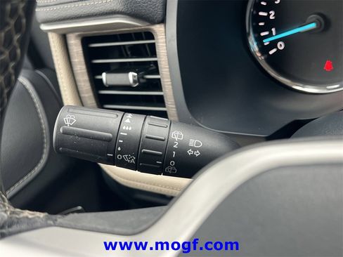 Used 2024 Ford Expedition Limited image 15