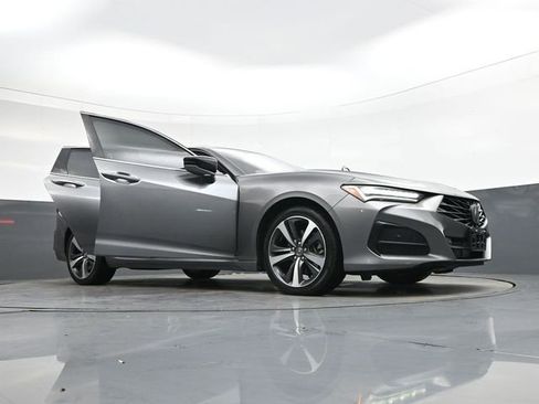 Certified 2025 Acura TLX w/ Technology Package image 39