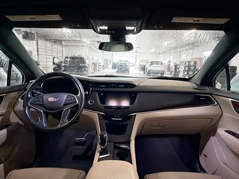 Used 2019 Cadillac XT5 Luxury AWD/4WD image 10