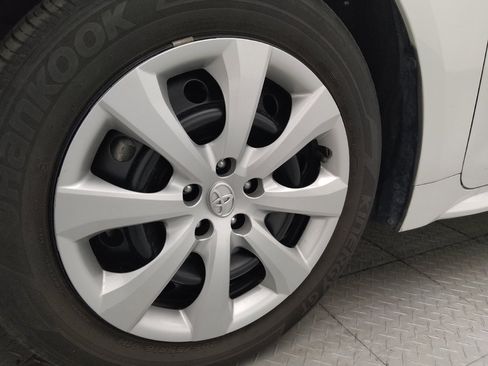Used 2024 Toyota Corolla LE FWD image 31