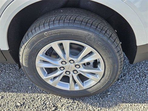 New 2026 Cadillac XT5 Luxury image 12