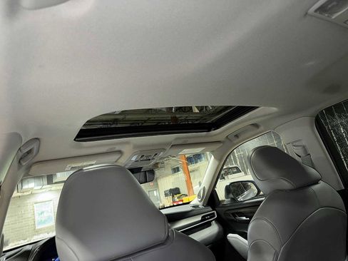 Used 2023 Toyota Highlander Limited AWD/4WD image 25