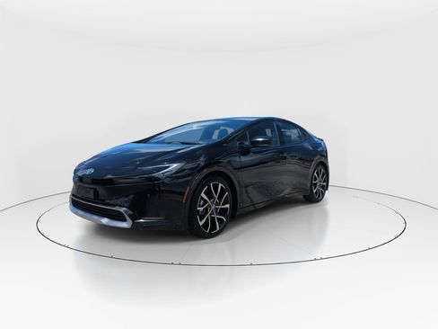 New 2025 Toyota Prius Plug-In Hybrid FWD image 4