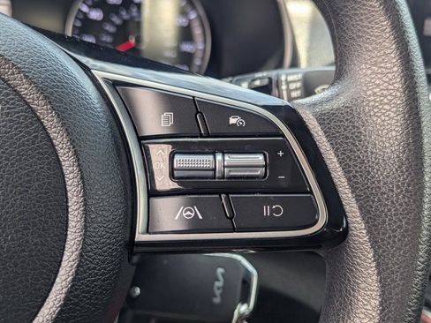 Used 2024 Kia Forte LXS image 16