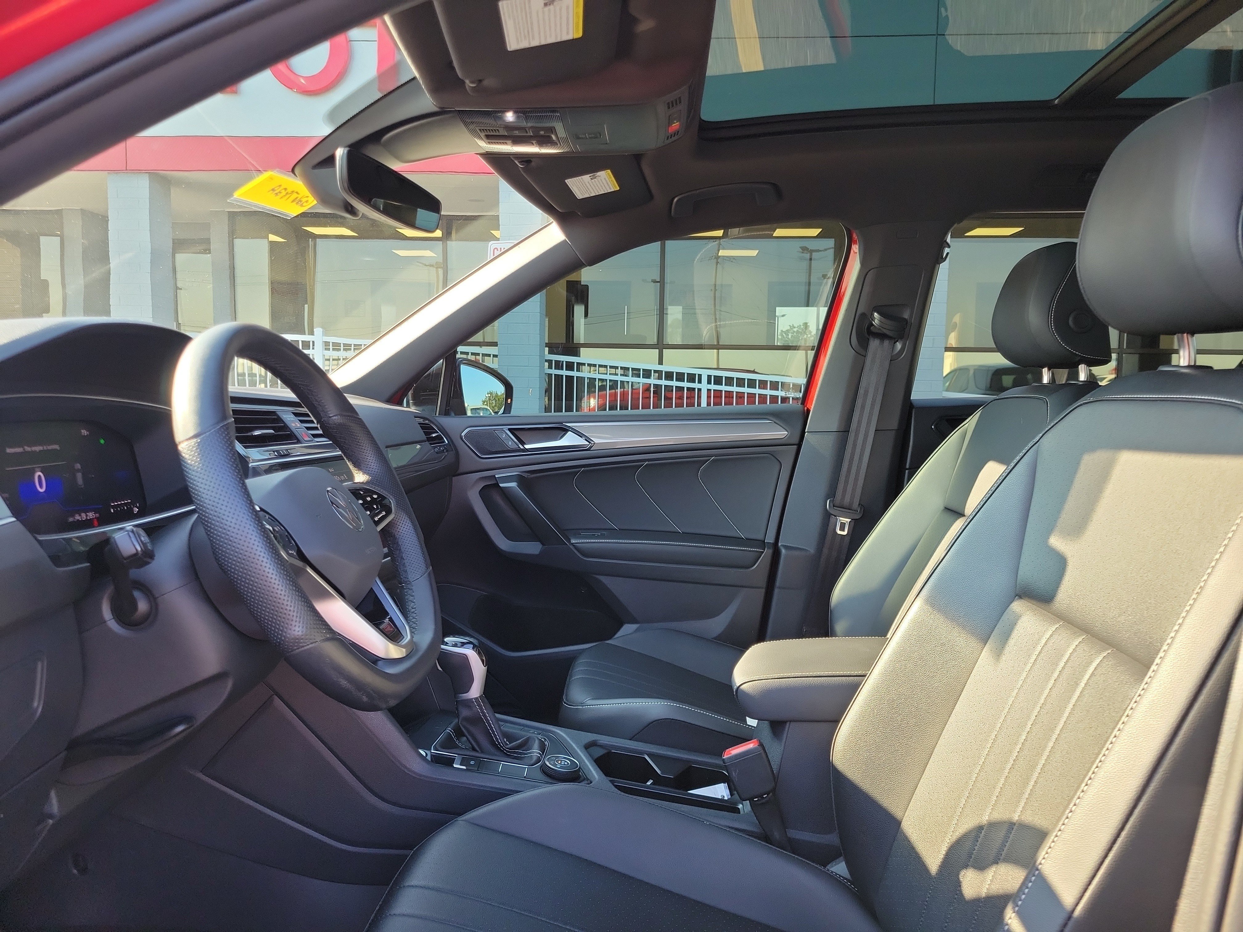 Used 2024 Volkswagen Tiguan SE R-Line AWD/4WD image 15