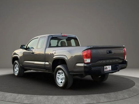 Used 2016 Toyota Tacoma SR RWD image 5
