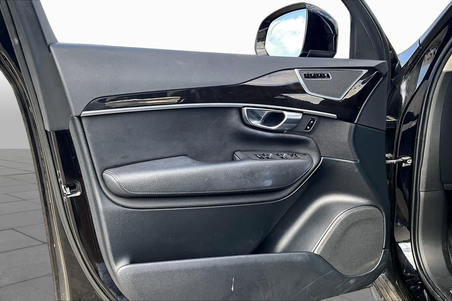 Used 2019 Volvo XC90 T6 Momentum w/ Advanced Package AWD/4WD image 20