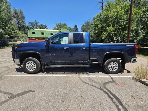 Used 2020 Chevrolet Silverado 2500 LT AWD/4WD image 2