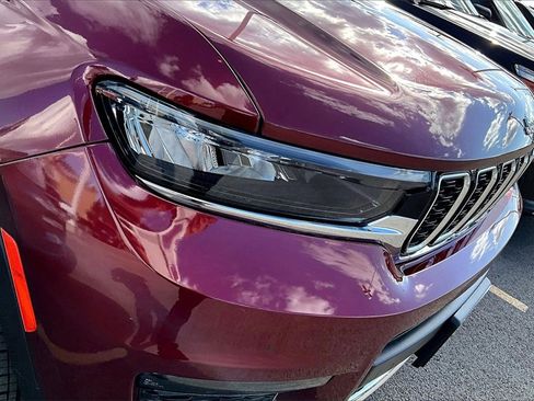 Used 2022 Jeep Grand Cherokee L Limited image 29