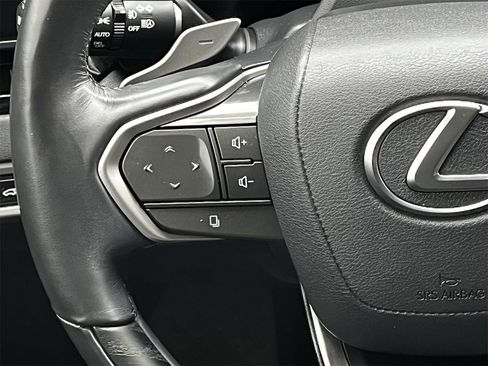 Used 2024 Lexus RX 450h AWD w/ Luxury Package image 12