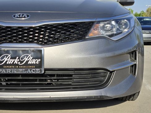 Used 2017 Kia Optima LX w/ Technology Package image 9