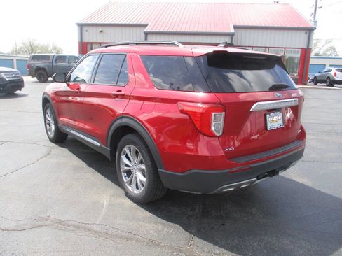 Used 2021 Ford Explorer XLT w/ Equipment Group 202A AWD/4WD image 3