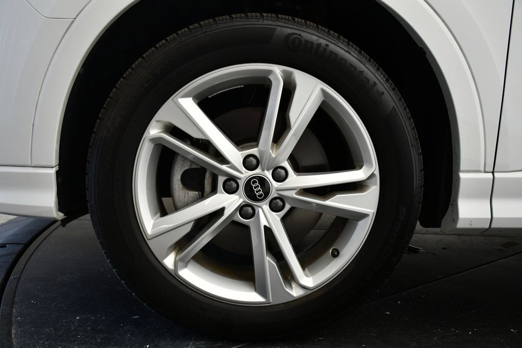 Certified 2023 Audi Q3 2.0T Premium w/ 19" Wheel Package AWD/4WD image 13