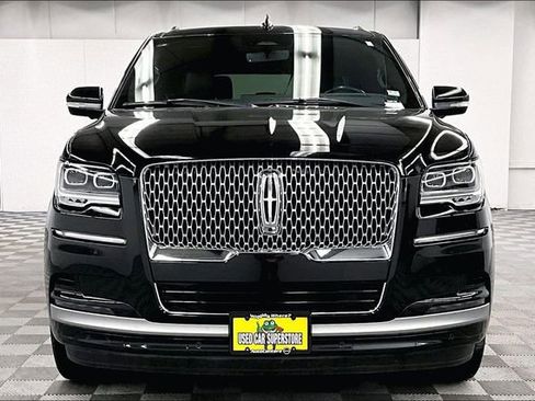 Used 2024 Lincoln Navigator Reserve image 4