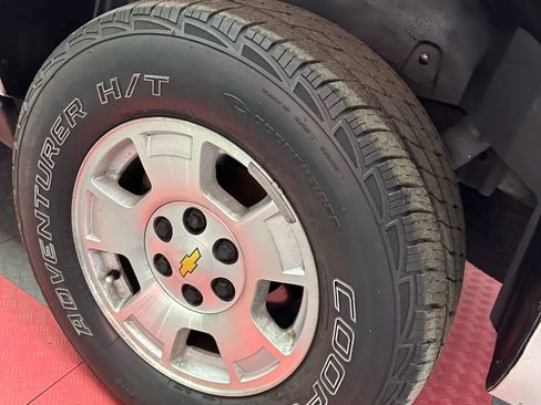 Used 2011 Chevrolet Avalanche LT image 34