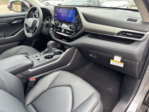 New 2025 Toyota Highlander XLE AWD/4WD image 37