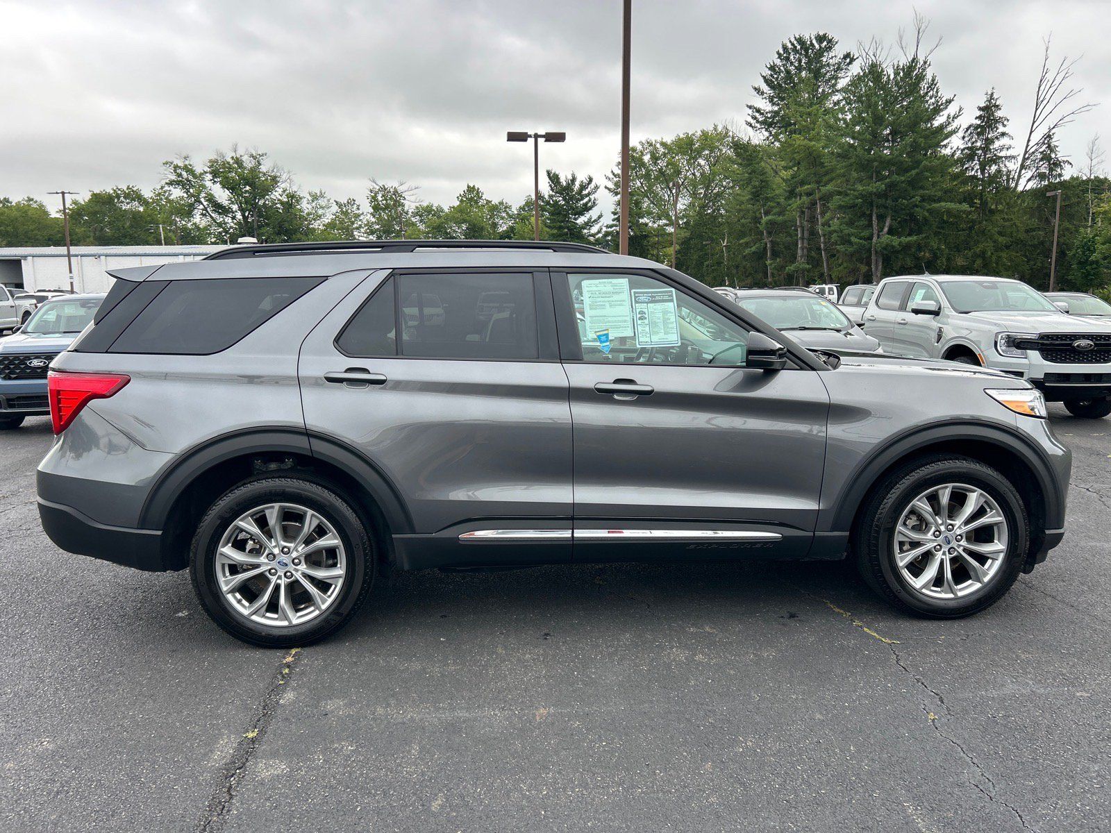 Certified 2024 Ford Explorer XLT w/ Equipment Group 202A AWD/4WD image 18