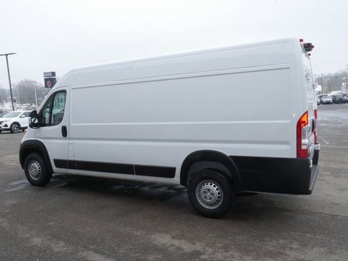 Used 2024 RAM ProMaster 3500 w/ Storage Group FWD image 8